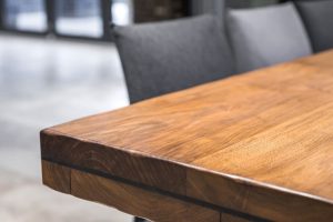 Индивидуальные решения для вашего дома: мебель из дерева на заказ от LORI