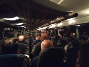 Нічні автобуси по Україні: чи реально виспатися і заощадити?