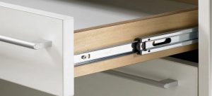 Типи кулькових напрямних: телескопічні, з доводчиком, push-to-open