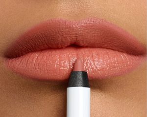 Як правильно підбирати відтінок олівця під помаду