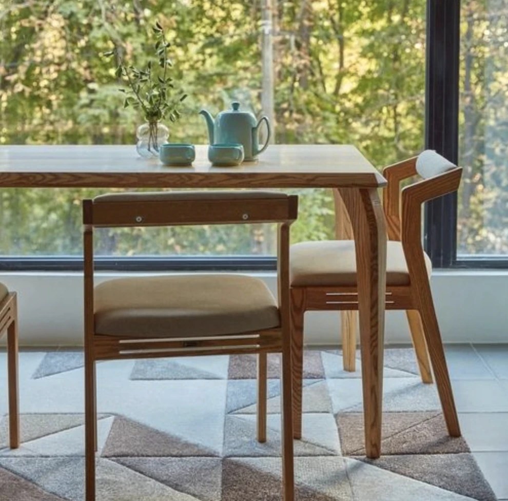 Кухонный стол – сердце дома: уют, общение и стиль