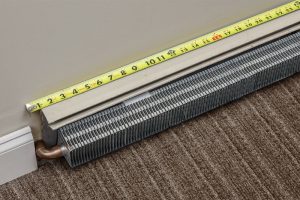 Водяний теплий плінтус: відгуки власників, ціни та монтаж